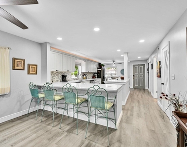 5759 Phoenix Palm Court - Photo Thumbnail 10