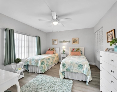 5759 Phoenix Palm Court - Photo Thumbnail 4