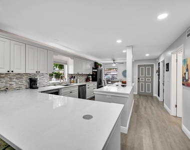 5759 Phoenix Palm Court - Photo Thumbnail 9