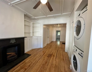 118 W Main Street - Photo Thumbnail 2