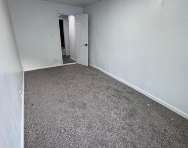 20 Sycamore Street - Photo Thumbnail 13