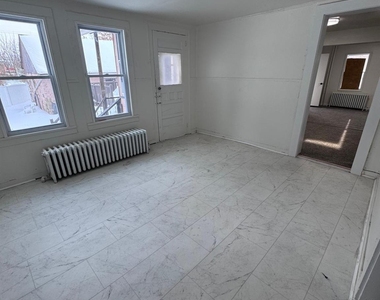 20 Sycamore Street - Photo Thumbnail 8