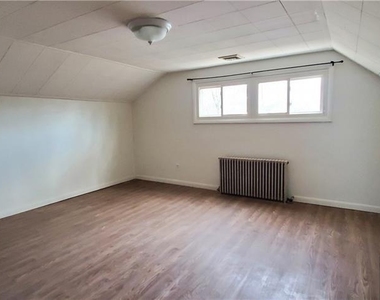 40 Beverly Avenue - Photo Thumbnail 11