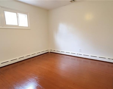 40 Beverly Avenue - Photo Thumbnail 7