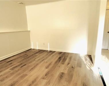 40 Beverly Avenue - Photo Thumbnail 18