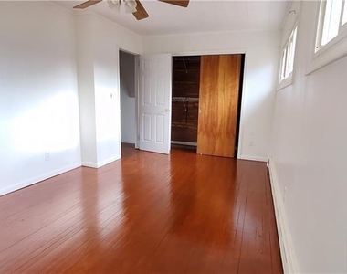 40 Beverly Avenue - Photo Thumbnail 9