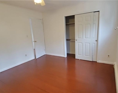 40 Beverly Avenue - Photo Thumbnail 8