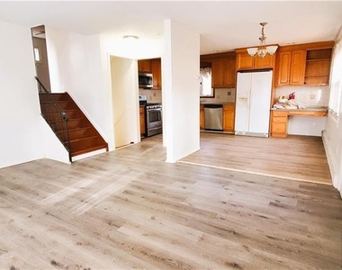 40 Beverly Avenue - Photo Thumbnail 4