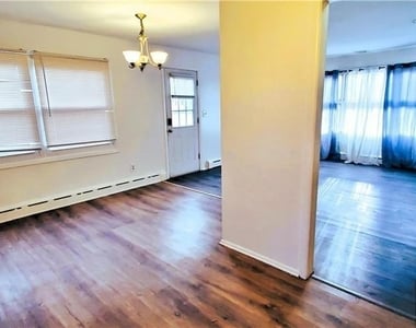 40 Beverly Avenue - Photo Thumbnail 5