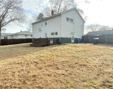40 Beverly Avenue - Photo Thumbnail 24