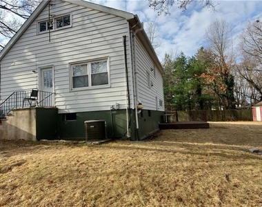 40 Beverly Avenue - Photo Thumbnail 20