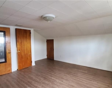 40 Beverly Avenue - Photo Thumbnail 12