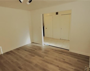 40 Beverly Avenue - Photo Thumbnail 19