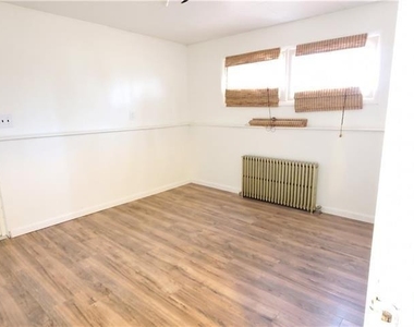 40 Beverly Avenue - Photo Thumbnail 16