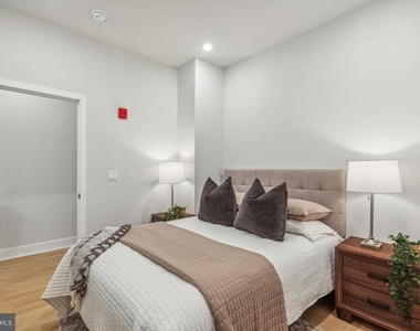 6910 Ridge Avenue - Photo Thumbnail 8