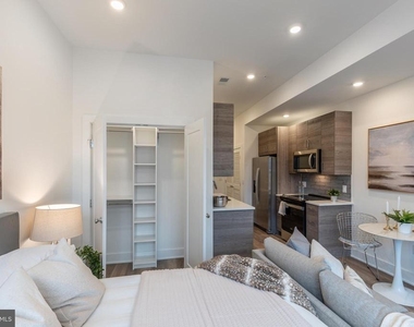 5545 Pulaski Avenue - Photo Thumbnail 4