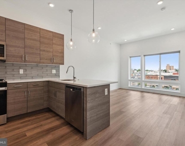 5545 Pulaski Avenue - Photo Thumbnail 1