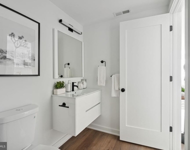 5904 Germantown Avenue - Photo Thumbnail 24
