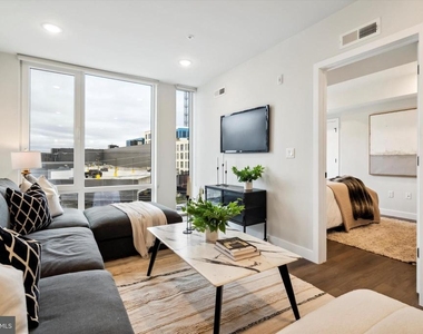 1102 Germantown Avenue - Photo Thumbnail 5