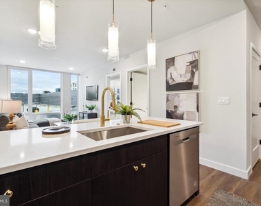 1102 Germantown Avenue - Photo Thumbnail 2