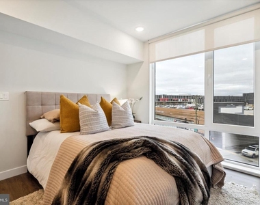 1102 Germantown Avenue - Photo Thumbnail 7