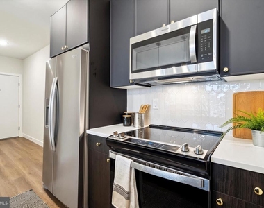 1102 Germantown Avenue - Photo Thumbnail 1