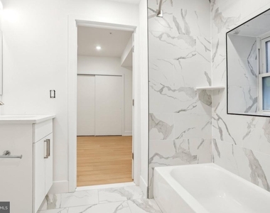 3952 Lancaster Avenue - Photo Thumbnail 6