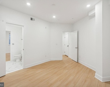 3952 Lancaster Avenue - Photo Thumbnail 5