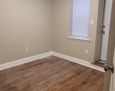4233 Lancaster Avenue - Photo Thumbnail 4