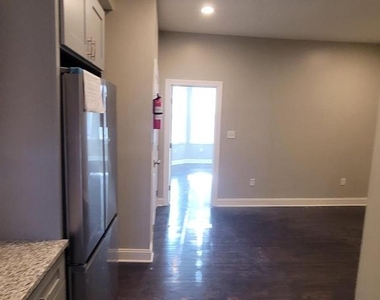 4233 Lancaster Avenue - Photo Thumbnail 6