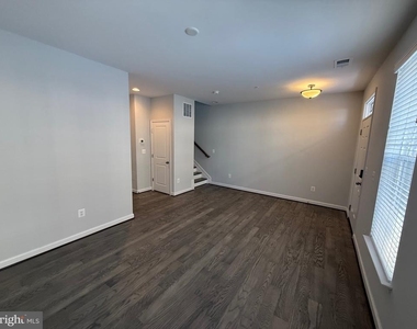 620 Leigh Way - Photo Thumbnail 32
