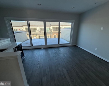 620 Leigh Way - Photo Thumbnail 2
