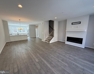620 Leigh Way - Photo Thumbnail 20