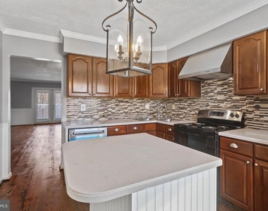 2828 Beckon Drive - Photo Thumbnail 5
