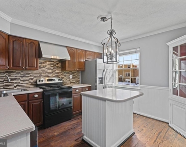 2828 Beckon Drive - Photo Thumbnail 7