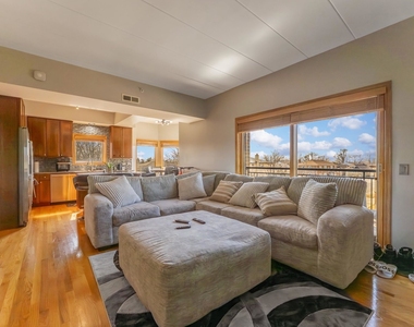 2805 N 75th Court - Photo Thumbnail 2