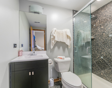 2805 N 75th Court - Photo Thumbnail 11