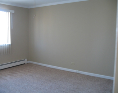 709 W 65th Street - Photo Thumbnail 9
