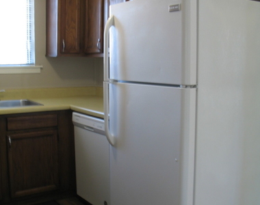 709 W 65th Street - Photo Thumbnail 7