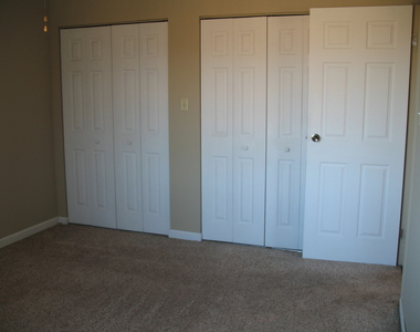 709 W 65th Street - Photo Thumbnail 10