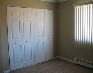 709 W 65th Street - Photo Thumbnail 12