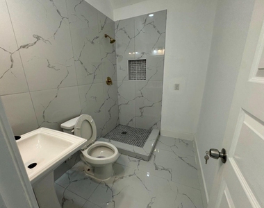 7931 Fowlie Street - Photo Thumbnail 4