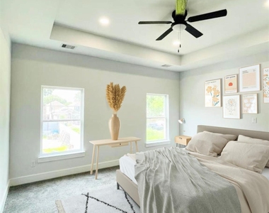7931 Fowlie Street - Photo Thumbnail 5