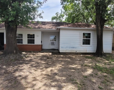 5811 Westdale Street - Photo Thumbnail 1