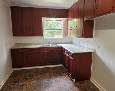 5811 Westdale Street - Photo Thumbnail 5