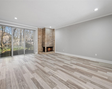 2113 Lake Village Drive - Photo Thumbnail 13