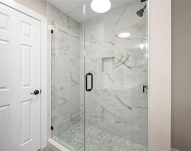 2113 Lake Village Drive - Photo Thumbnail 12