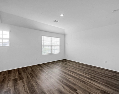 1714 Campos Court - Photo Thumbnail 9