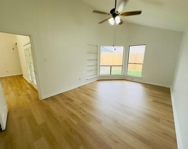 18322 Autumn Trails Lane - Photo Thumbnail 29