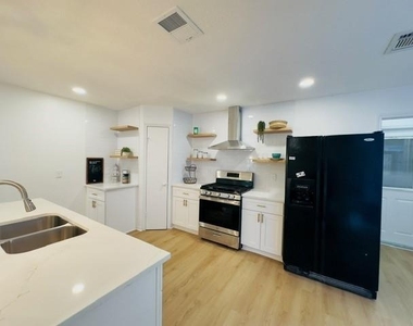 18322 Autumn Trails Lane - Photo Thumbnail 5